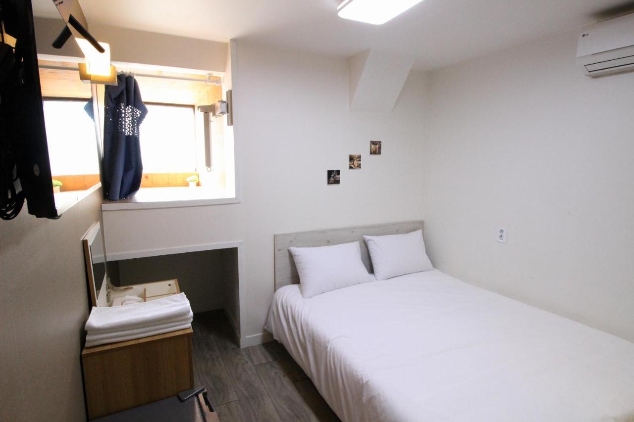 Hotel Golden Park Myeongdong Seoul Exterior photo