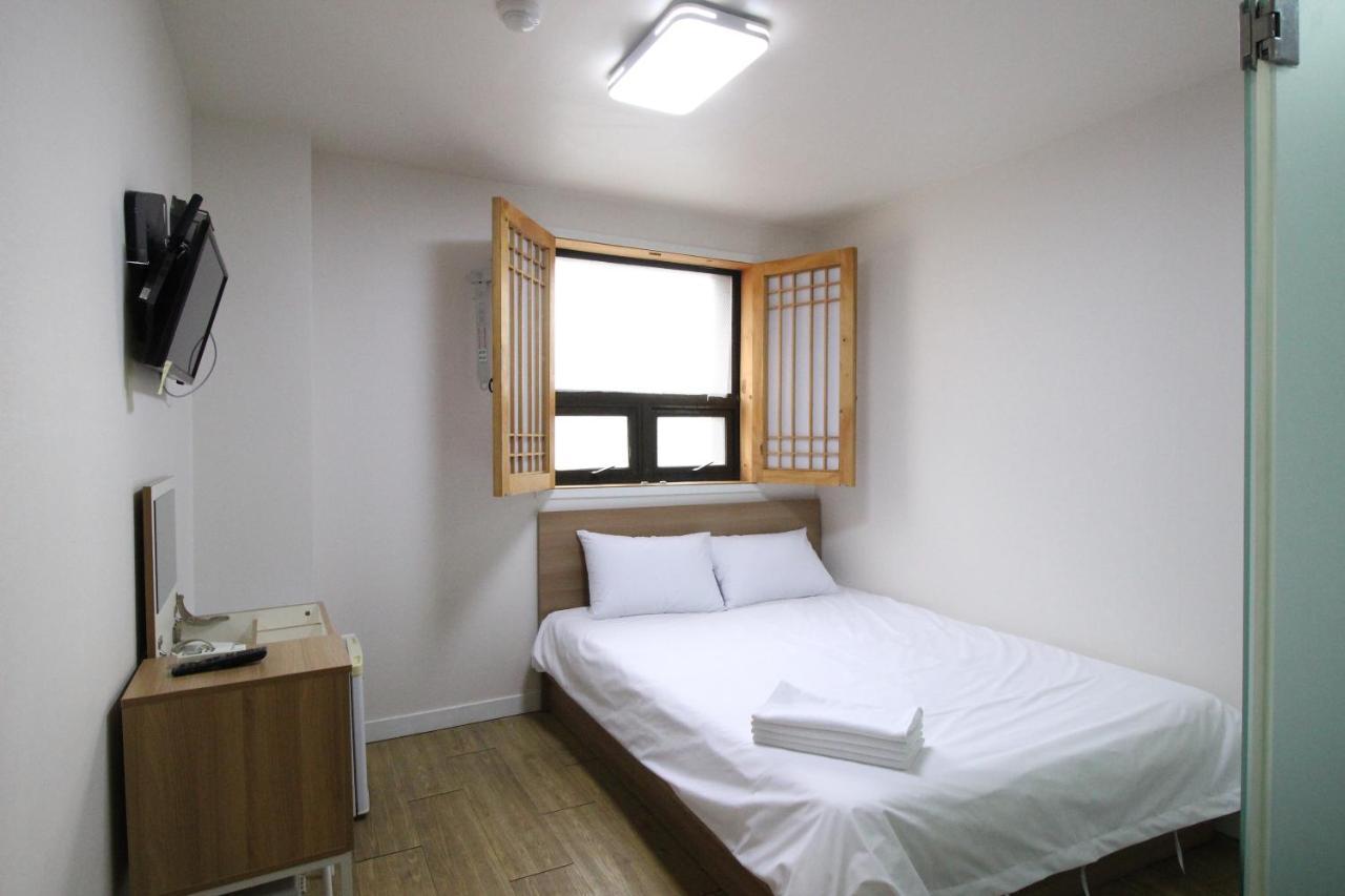 Hotel Golden Park Myeongdong Seoul Exterior photo