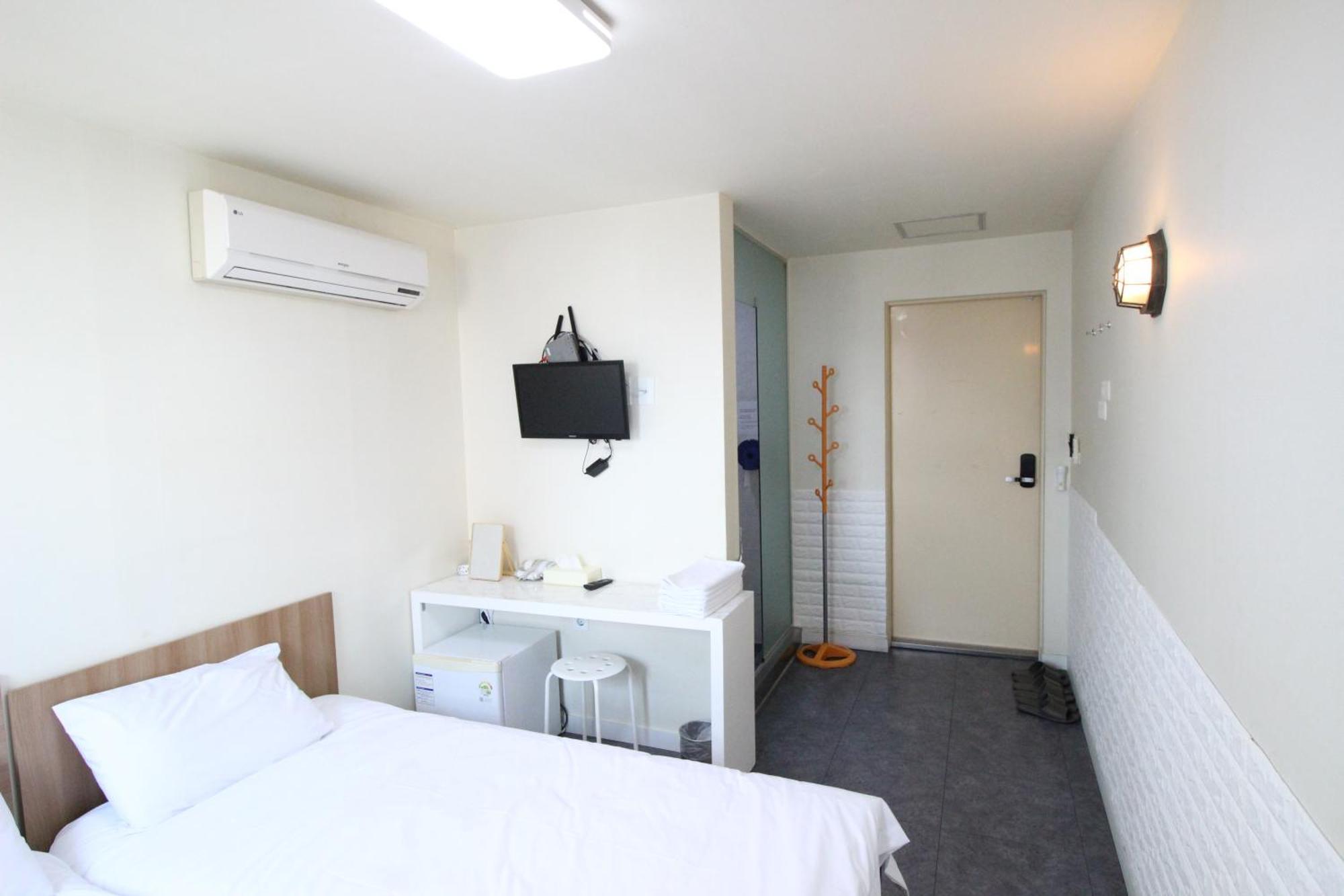 Hotel Golden Park Myeongdong Seoul Exterior photo