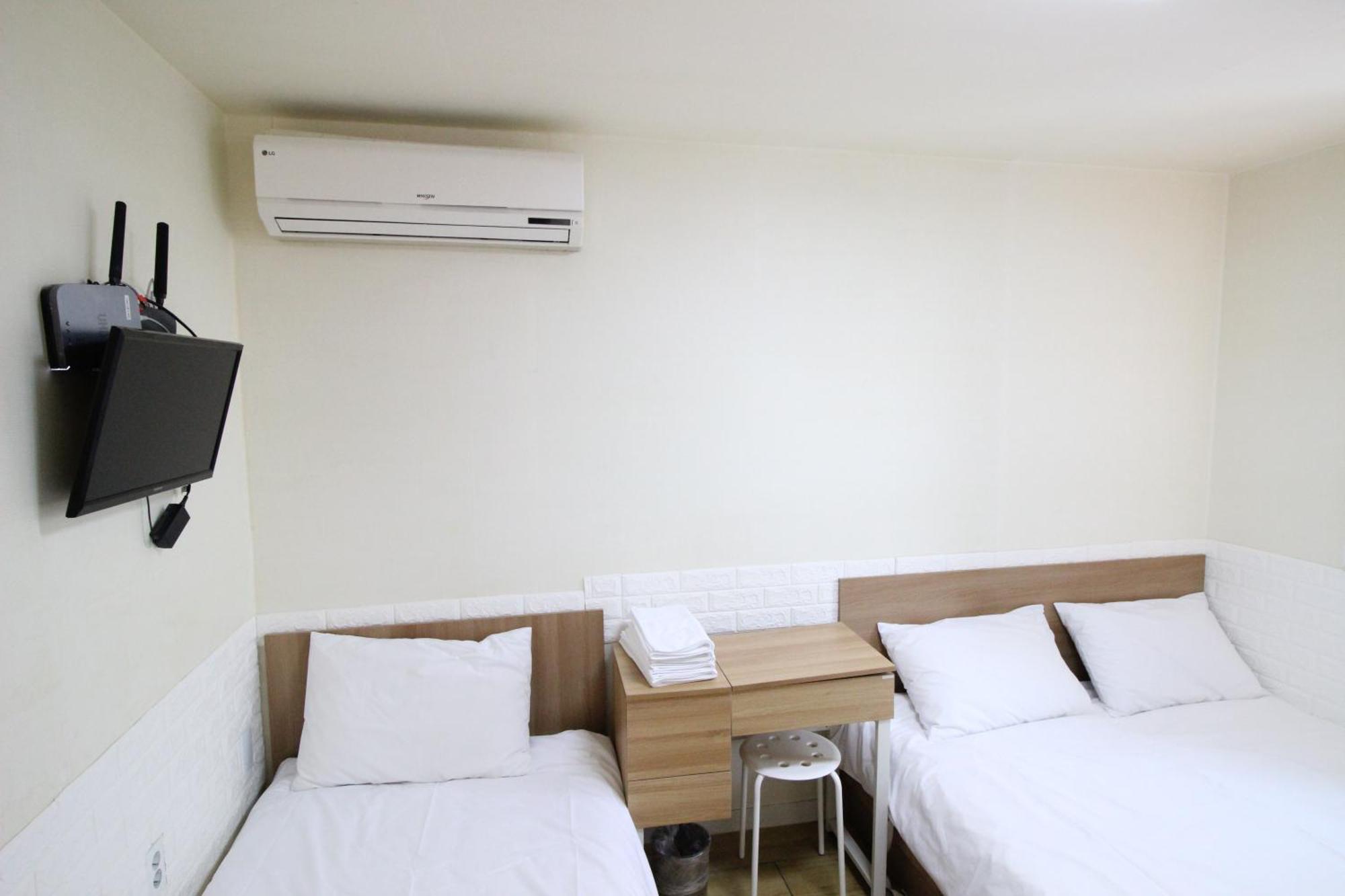 Hotel Golden Park Myeongdong Seoul Exterior photo